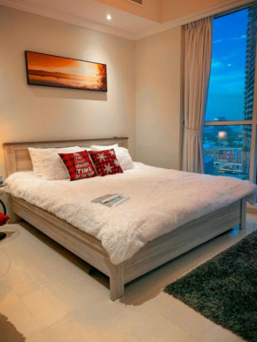 Modern Studio Near Burj Khalifa & Dubai Mall.